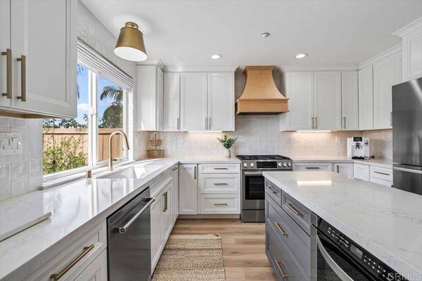 1731 Creekside LN, Vista, CA 92081