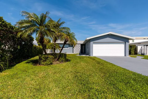 11085 6TH ST E, Treasure Island, FL 33706