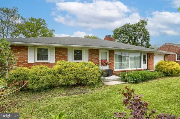 7439 LINCOLN HWY, Abbottstown, PA 17301