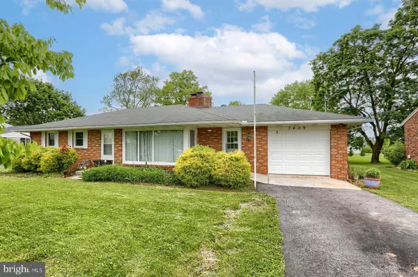 7439 LINCOLN HWY, Abbottstown, PA 17301