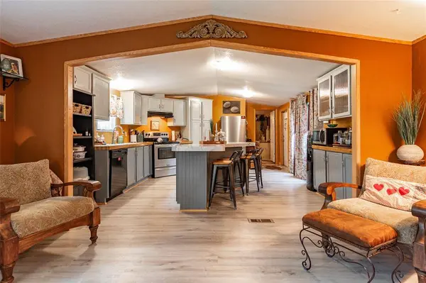 514 Joan ST, Winnie, TX 77665
