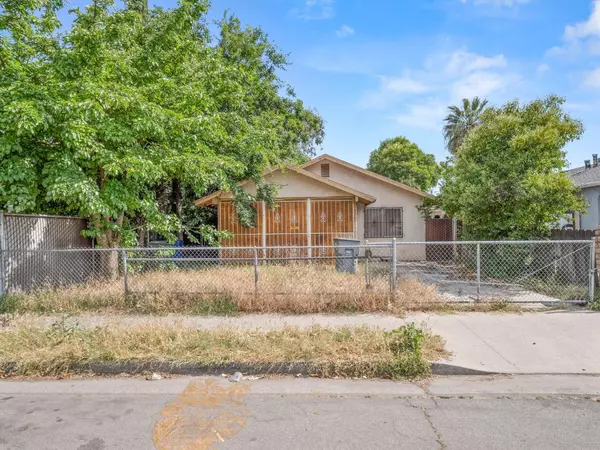 3762 E Mckenzie Avenue, Fresno, CA 93702