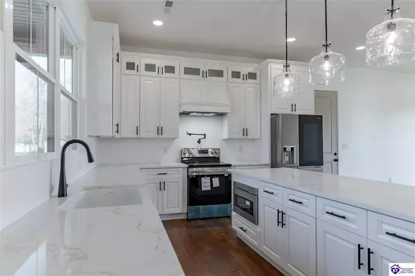 201 Plumpurdy Drive, Hodgenville, KY 42748