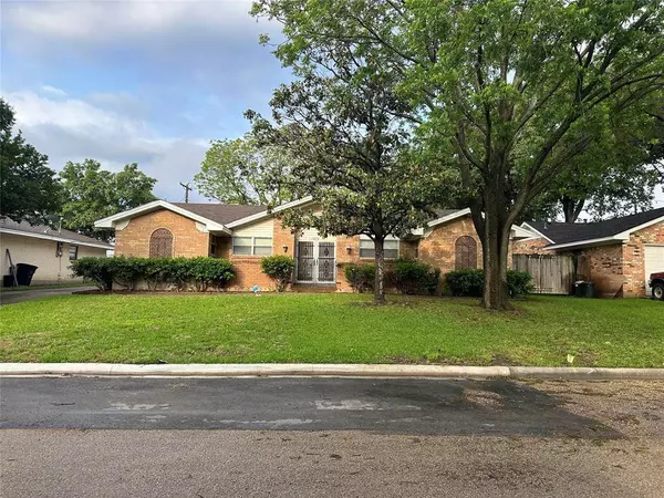 1210 Mildred Lane, Benbrook, TX 76126