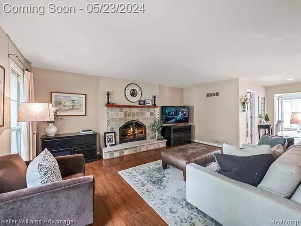 541 Morgan Circle, Northville, MI 48167