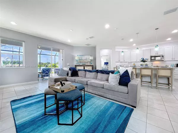 10628 Medford Lake Dr, Riverview, FL 33578