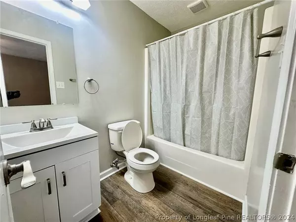 6482 Pittsfield DR, Fayetteville, NC 28303