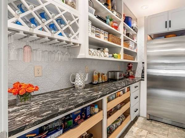 886 Hale Streert, Beverly, MA 01915