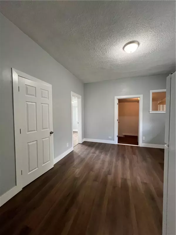 2216 E 13th Street, Des Moines, IA 50316