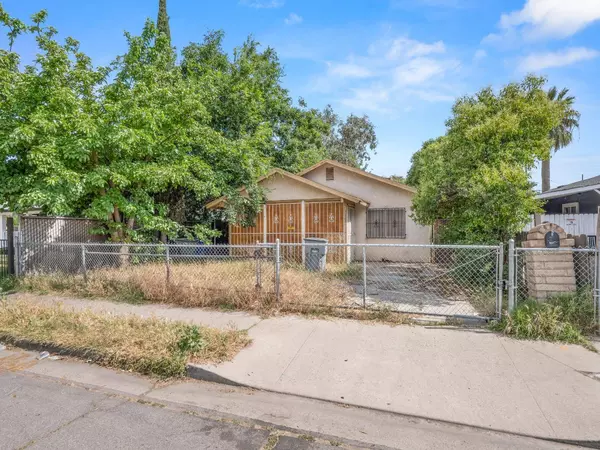 3762 E Mckenzie Avenue, Fresno, CA 93702