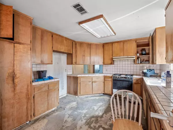 3762 E Mckenzie Avenue, Fresno, CA 93702