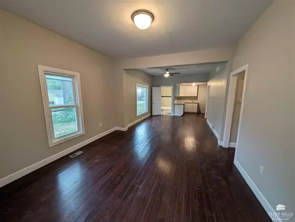 601 Kearney ST, Manhattan, KS 66502