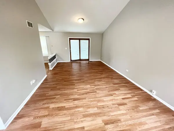 5742 W Woodgate Drive, Matteson, IL 60443