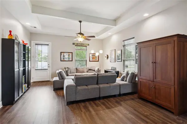 4330 FRENCHMEN ST, New Orleans, LA 70117