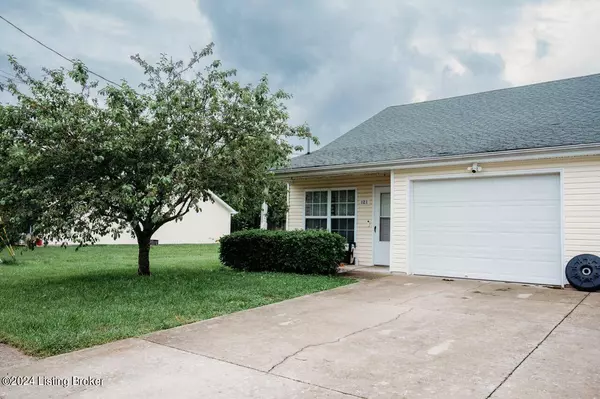 121 Clover Ct, Radcliff, KY 40160