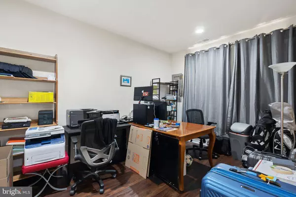 42385 DOGWOOD GLEN SQ, Sterling, VA 20166