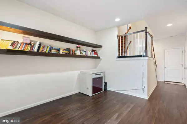 42385 DOGWOOD GLEN SQ, Sterling, VA 20166