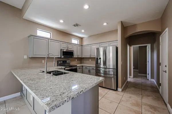 3027 E FREMONT Road, Phoenix, AZ 85042