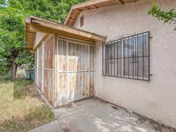 3762 E Mckenzie Avenue, Fresno, CA 93702