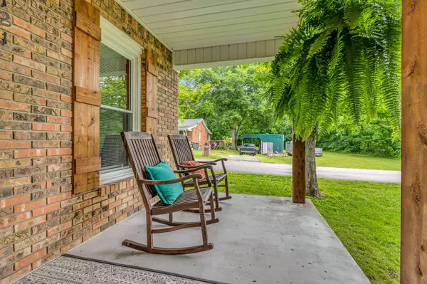 127 Fairview Ave, Gordonsville, TN 38563