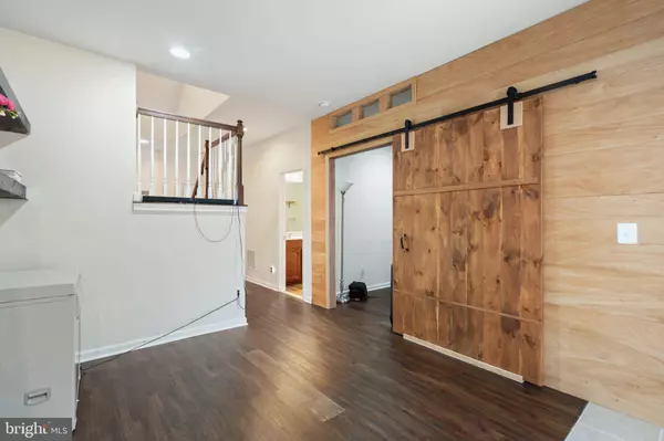 42385 DOGWOOD GLEN SQ, Sterling, VA 20166