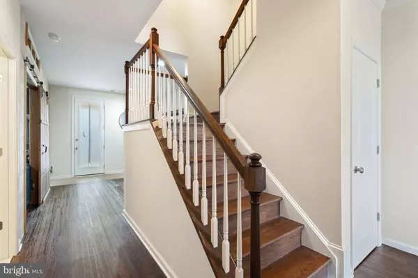 42385 DOGWOOD GLEN SQ, Sterling, VA 20166