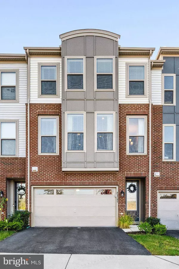 42385 DOGWOOD GLEN SQ, Sterling, VA 20166