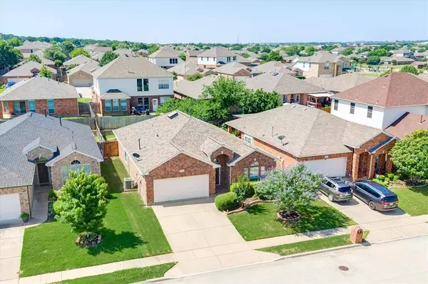 4020 Petersburg Drive, Fort Worth, TX 76244