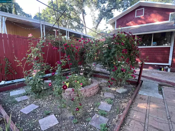 14664 Palmer Ave, Clearlake, CA 95422