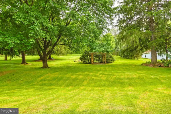 1884 READING DR, Bethlehem, PA 18015