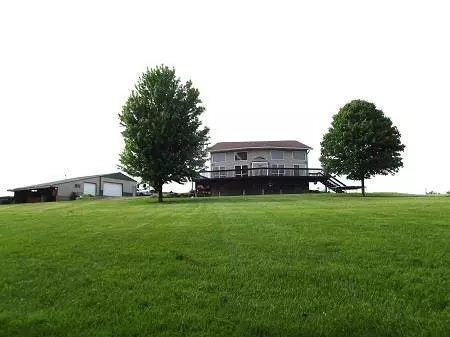 1280 Smokey Hollow Road, Highland, WI 53543