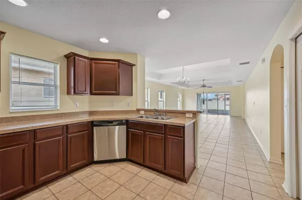 1109 WINDTON OAK DR, Ruskin, FL 33570