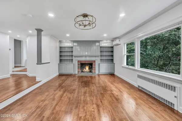 1 DOUGLAS DR, Greenwich, CT 06831