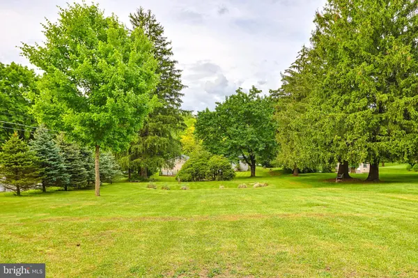 1884 READING DR, Bethlehem, PA 18015