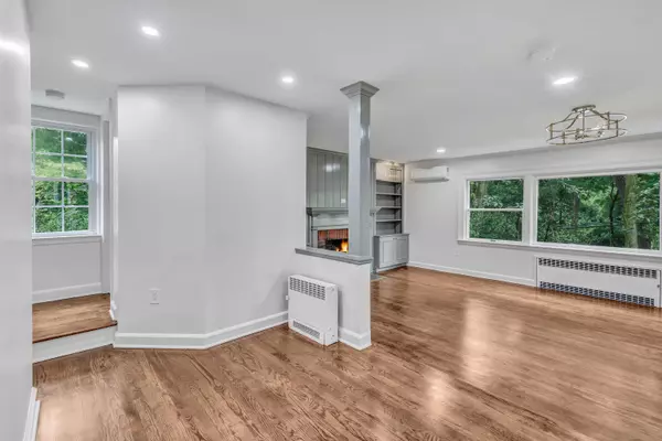 1 Douglas Drive, Greenwich, CT 06831