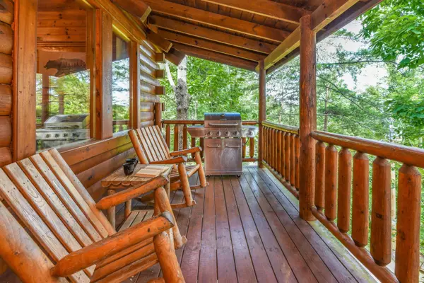 1526 Sky View DR, Sevierville, TN 37876