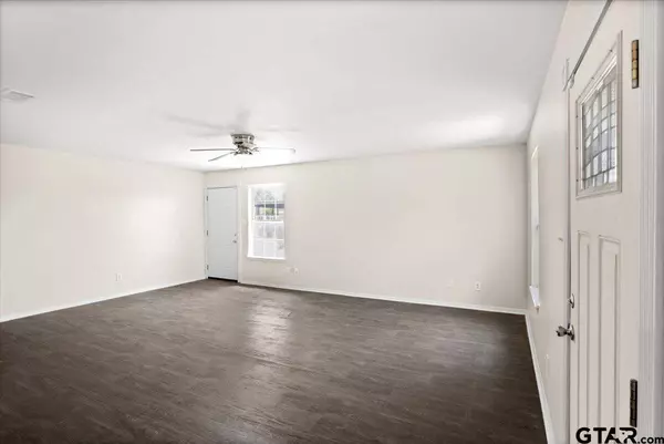 208 Park Lane, Jacksonville, TX 75766