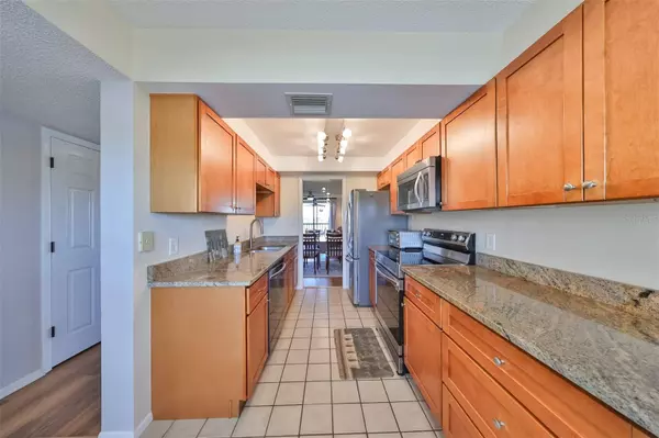 1332 PASADENA AVE S #302, South Pasadena, FL 33707