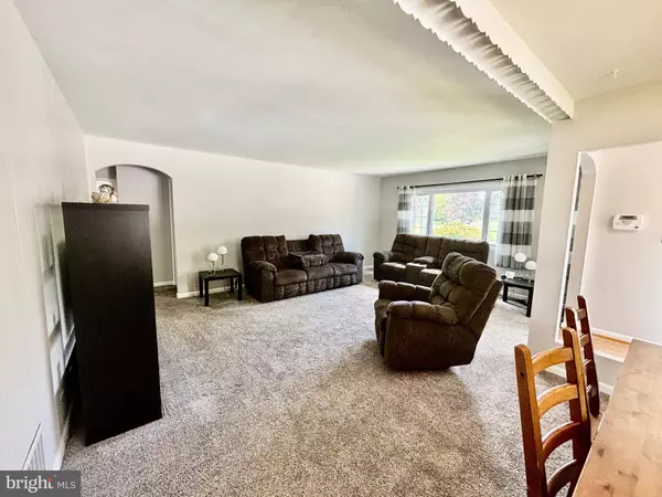 3 TINKER DR, Mount Holly, NJ 08060