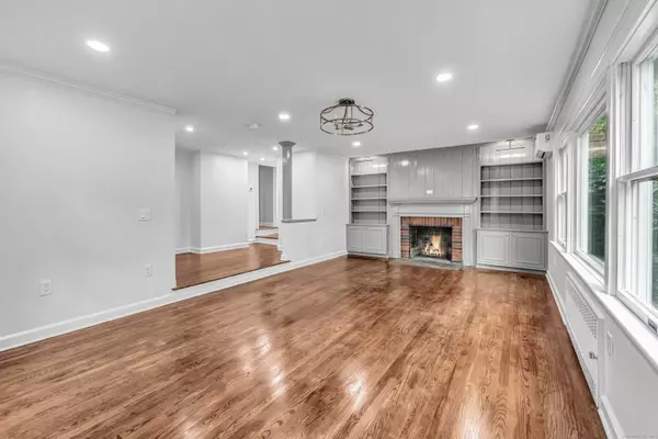 1 Douglas Drive, Greenwich, CT 06831