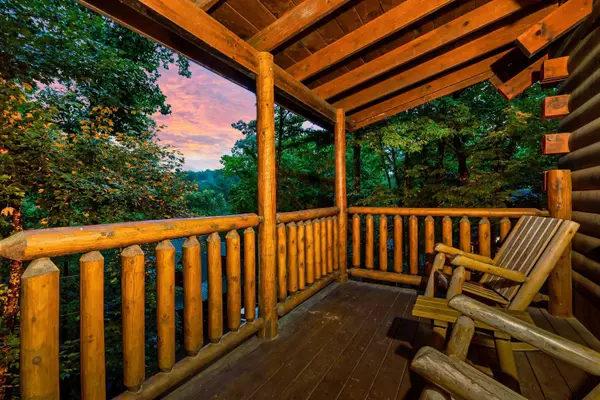 1526 Sky View DR, Sevierville, TN 37876