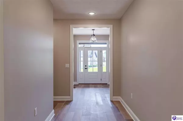 100 Bonfire Lane, Elizabethtown, KY 42701