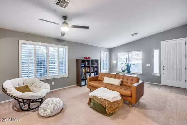 3014 W DONATELLO Drive, Phoenix, AZ 85086