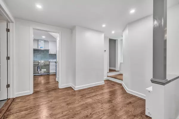 1 Douglas Drive, Greenwich, CT 06831