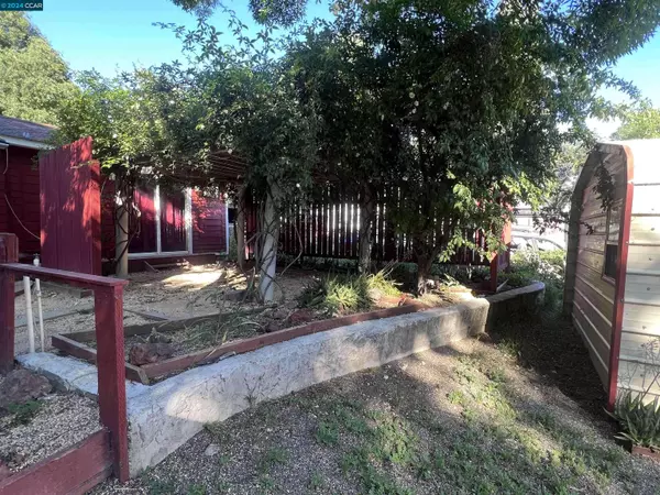 14664 Palmer Ave, Clearlake, CA 95422