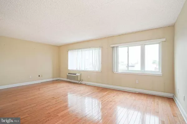 200-10 LOMBARD ST #619, Philadelphia, PA 19147