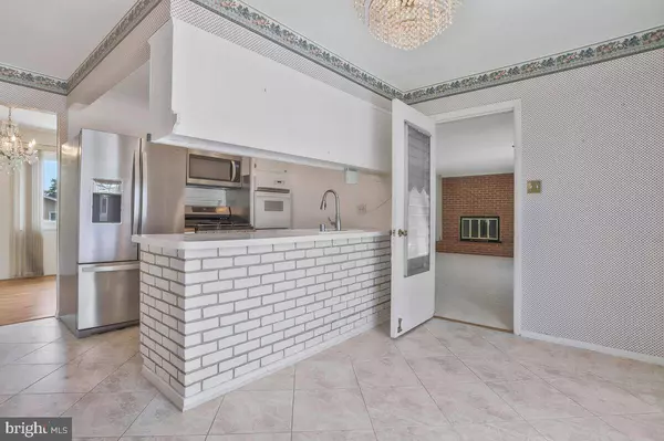 6127 RIVANNA DR, Springfield, VA 22150