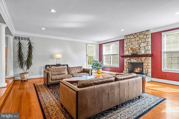 717 BENTLEY CT, Moorestown, NJ 08057