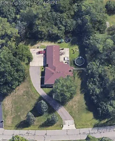 28553 WILDWOOD Trail, Farmington Hills, MI 48336