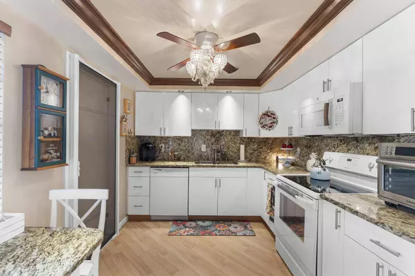 4500 Gefion CT 206, Lake Worth, FL 33467